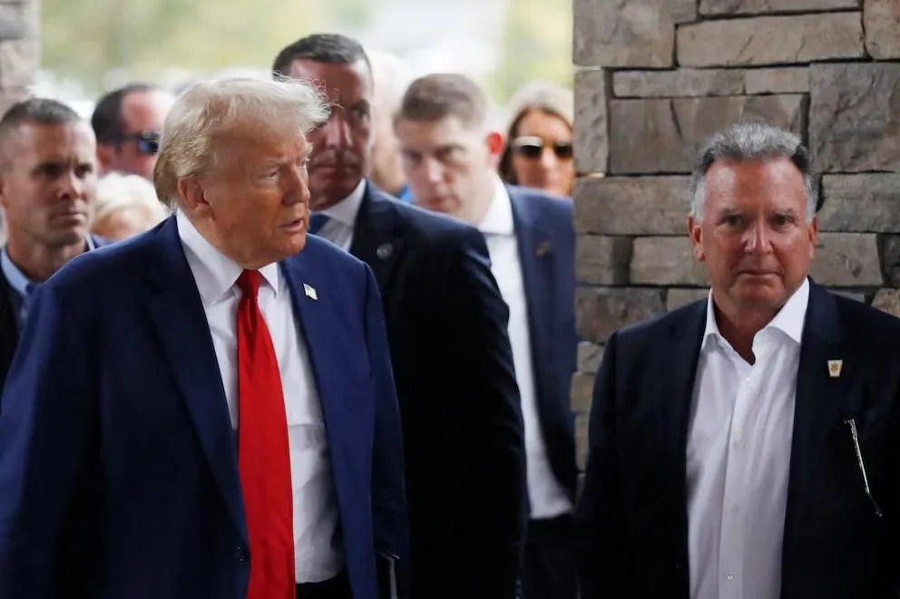 Un gobernador de EEUU cercano a Trump vendrá a la Argentina con una fuerte agenda militar y de seguridad. 