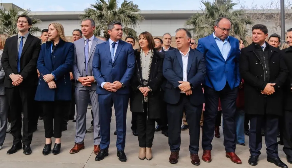 Protagonistas. En un acto oficial, Orrego se mostró con los candidatos de su lista, junto a la intendenta de Capital, Susana Laciar; el de Rivadavia, Sergio Miodowsky, y el de Santa Lucía, Juan José Orrego.