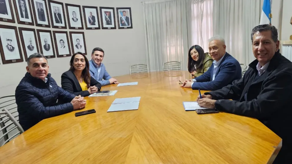 Preparativos. La cùpula del PJ recibió a los candidatos. El presidente Juan Carlos Quiroga Moyano se reunirá hoy con los representantes de los partidos socios.