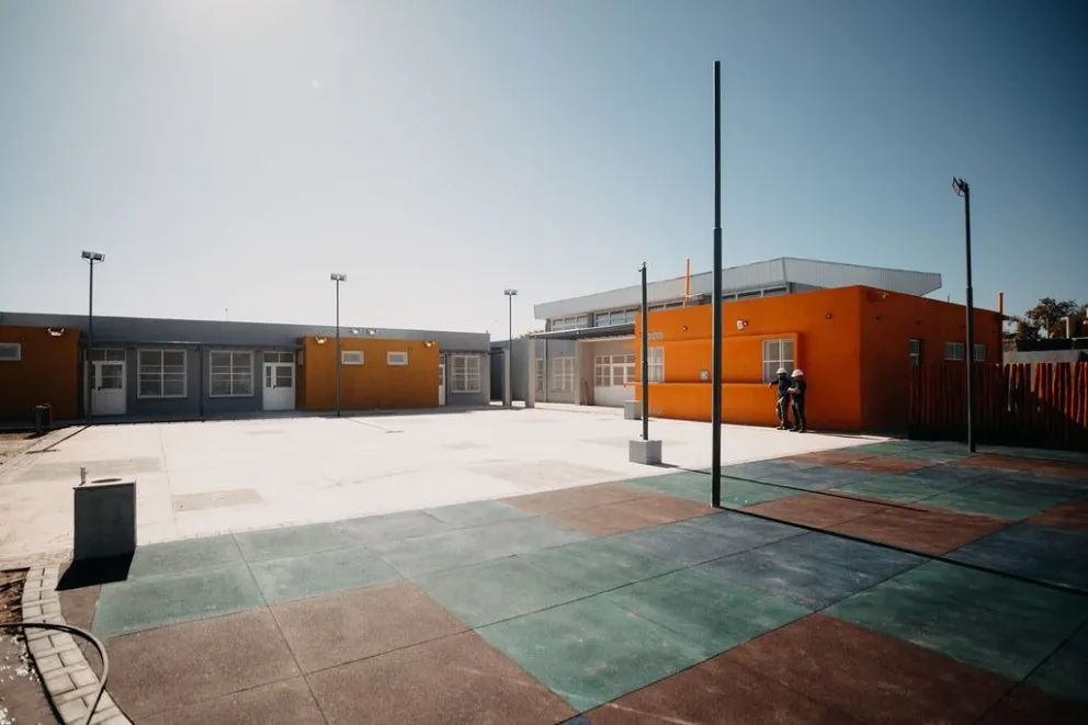 Piden reforzar la seguridad en una escuela de Santa Lucía por reiterados hechos de inseguridad. 