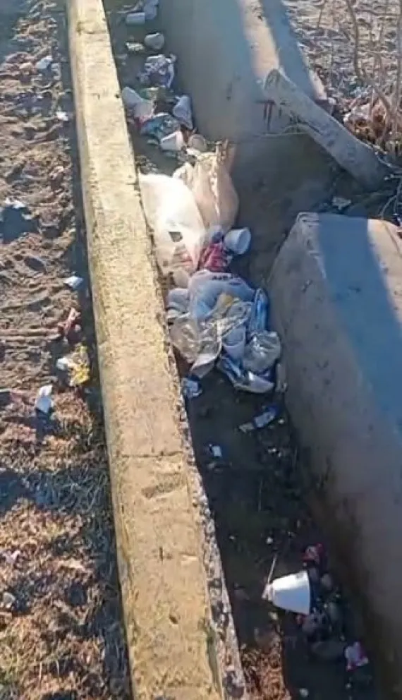 Indignación en Chimbas: destrozos y basura en plazas tras los festejos del Día del Niño. 