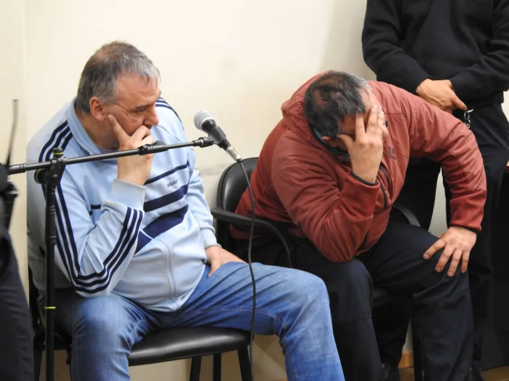 De izquierda a derecha los detenidos: Rubén “Cuchillo” Díaz y Nelson Vivares. Foto 0264Noticias.