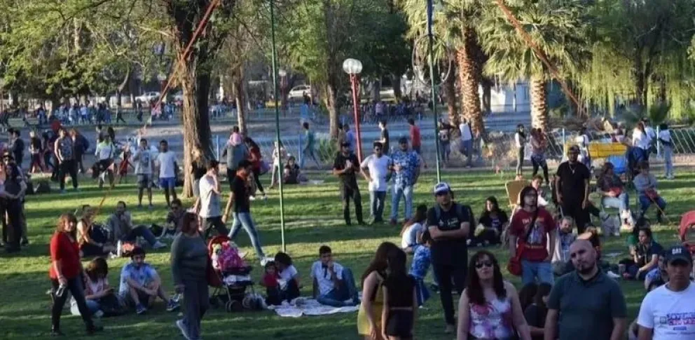 Nuevamente, la Fiesta de la Primavera contará con la presencia de artistas locales. 