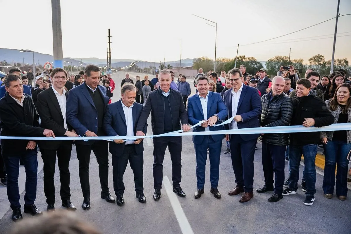 Orrego reinauguró un tramo de la Calle 5 y anunció obras para otras dos ...
