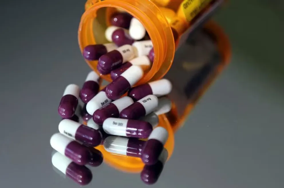 La Anmat suspendió las actividades productivas de un laboratorio por “implicar un riesgo para la salud pública”. 