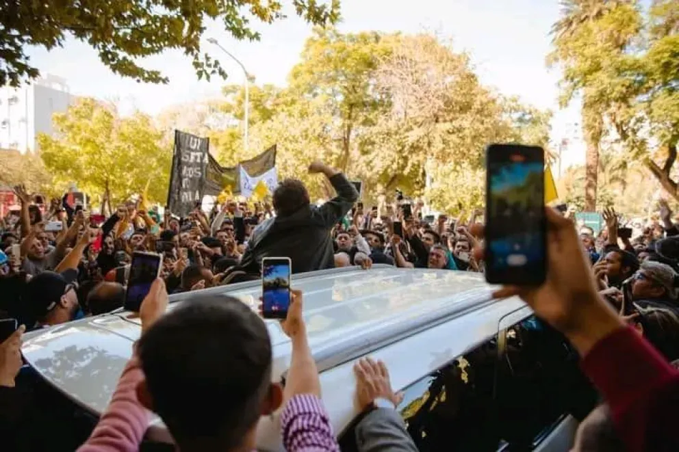 Impacto. Las dos visitas que Milei hizo a San Juan antes de ser presidente convocaron a un gran número de seguidores. En las elecciones de 2023, se reflejó el respaldo al libertario.
