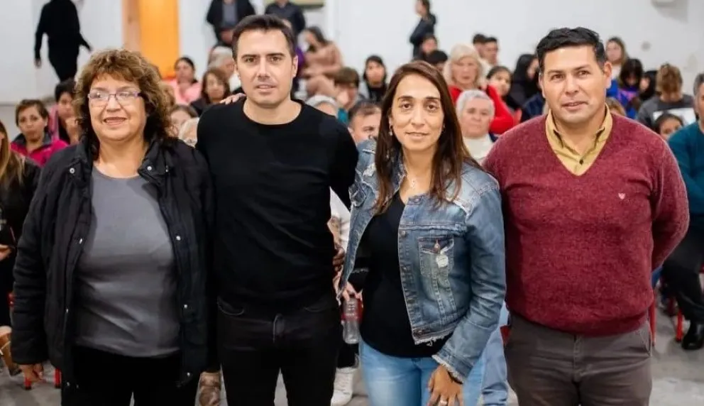 Viejos tiempos. En 2023, cuando Rosas ganó la intendencia y metió tres concejales de su lista. Una de ellas es la bloquista Marina Poblete, quien habló con Rueda y dijo que va a ser "orgánica" y respetar las decisiones partidarias.