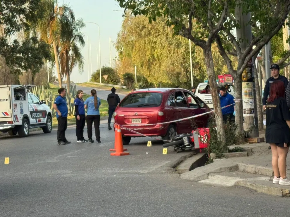 Confirmaron que el policía que protagonizó un disparó en la calle tiene antecedentes por amenazas. 