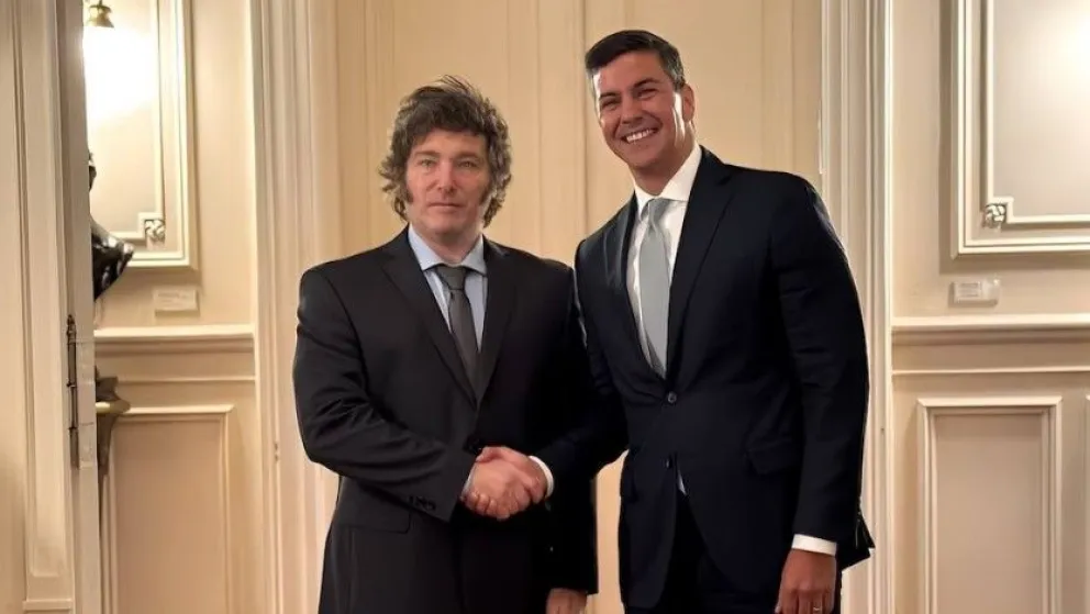 Javier Milei y su par de Paraguay, Santiago Peña.