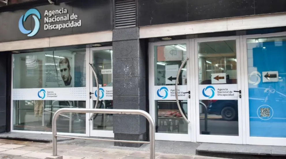 Un juez federal de Catamarca ordenó a la ANDIS devolver pensiones por discapacidad que habían sido suspendidas. 