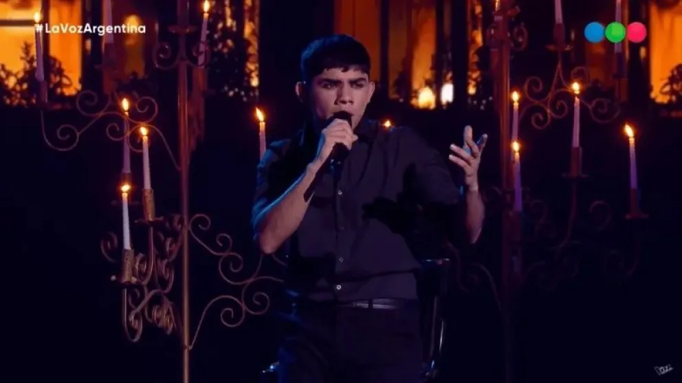 Jaime Muñoz emocionó en La Voz Argentina y sigue en competencia.