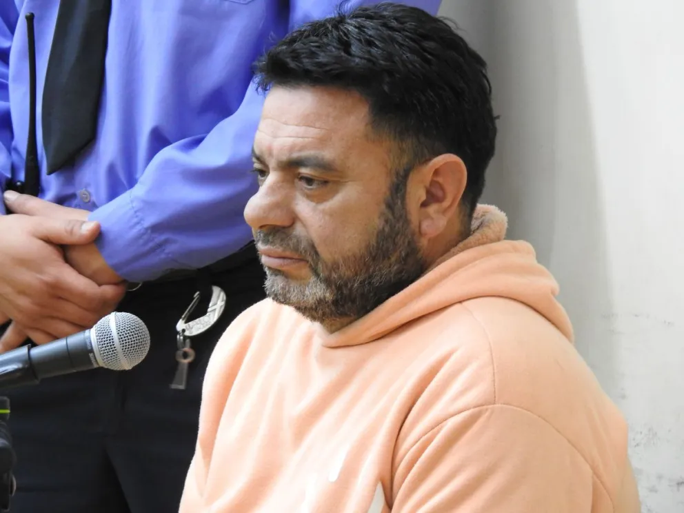 Juan Antonio Almonacid, alias “el estafador de ancianos”, ante el juez este viernes. Fotos 0264Noticias.