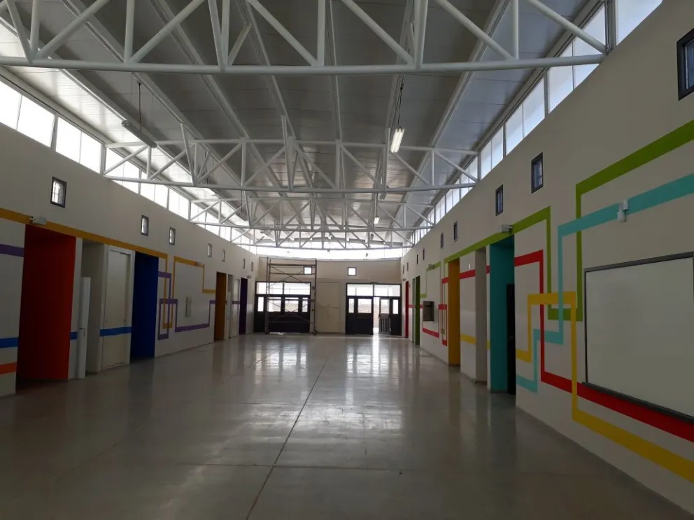 Foco. El interior de la Escuela Secundaria del Valle Grande.
