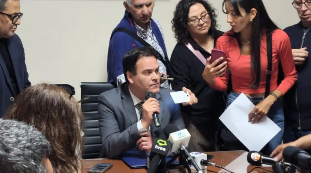 El Fiscal de Estado de la provincia, Sebastián Dávila, confirmó que hoy se presentarán las primeras demandas por las amenazas de bomba.