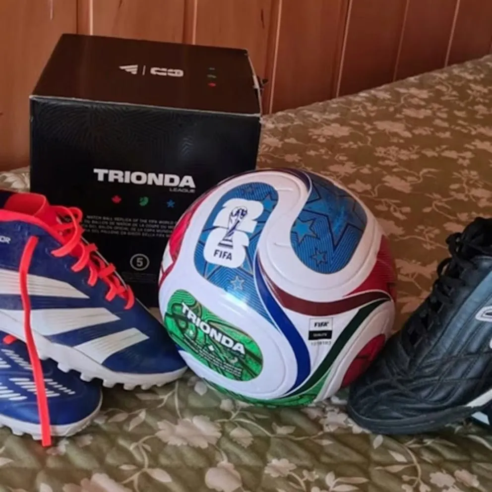 La FIFA presentó la pelota del Mundial 2026: el chip con inteligencia artificial que ayudará a los árbitros. 