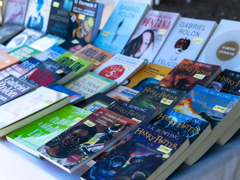 La 16° Feria de la Cultura Popular y el Libro abrió con homenajes y múltiples espacios artísticos