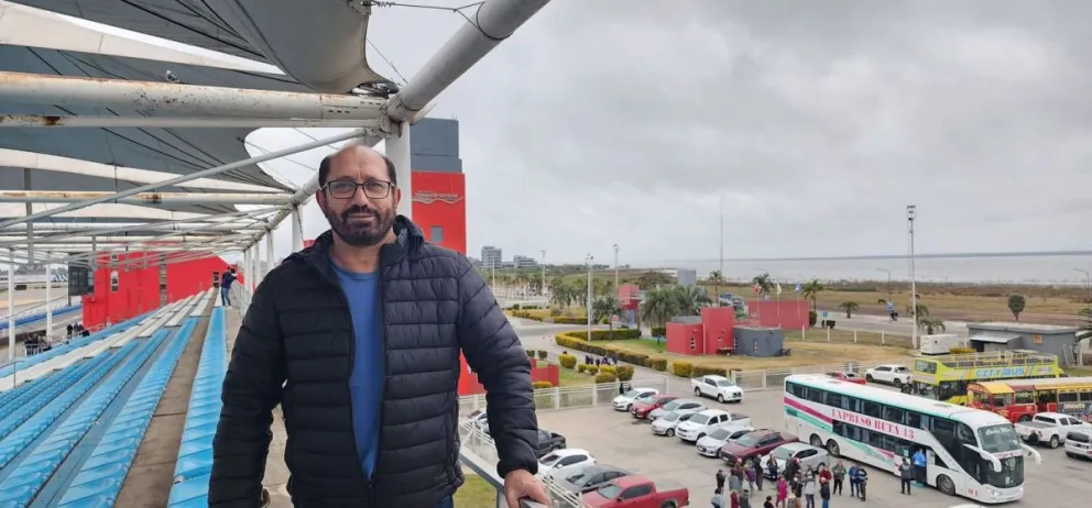 Julián Gil recibió el título de abogado en 2019 y desde ese momento ejerce la profesión. 