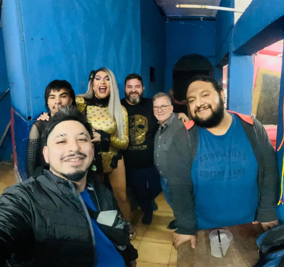 Dany y Jorge en Rapsodia junto al público asistente. 