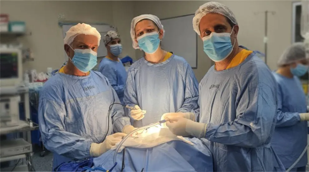 Realizaron la primera cirugía endoscópica por craneosinostosis a un bebé en el Hospital Rawson. 