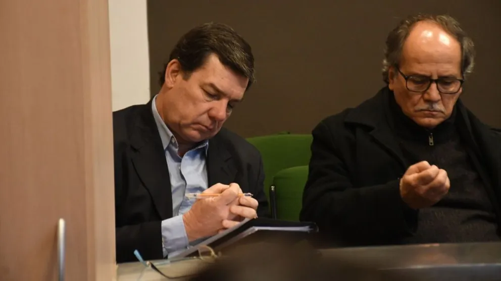 Luis Alonso, a la derecha en la imagen, junto a otro absuelto, Eduardo Oro.