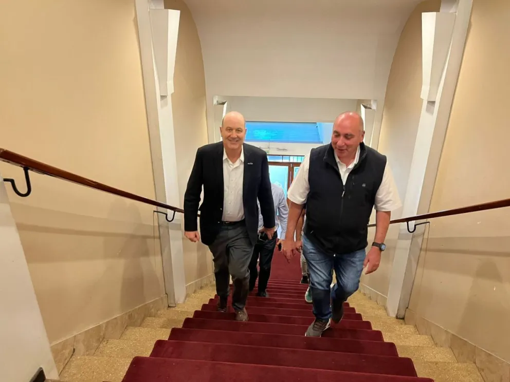 Sturzenegger junto al diputado Nacional, José Peluc. 