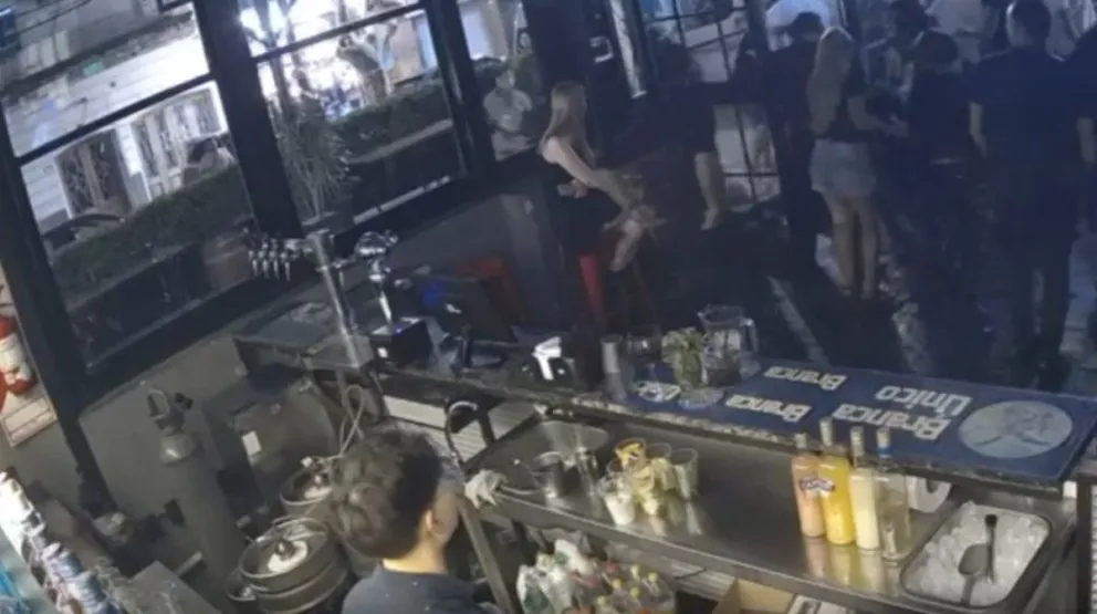 Una violenta pelea en un boliche de Lanús terminó con heridos y vidrios rotos. 