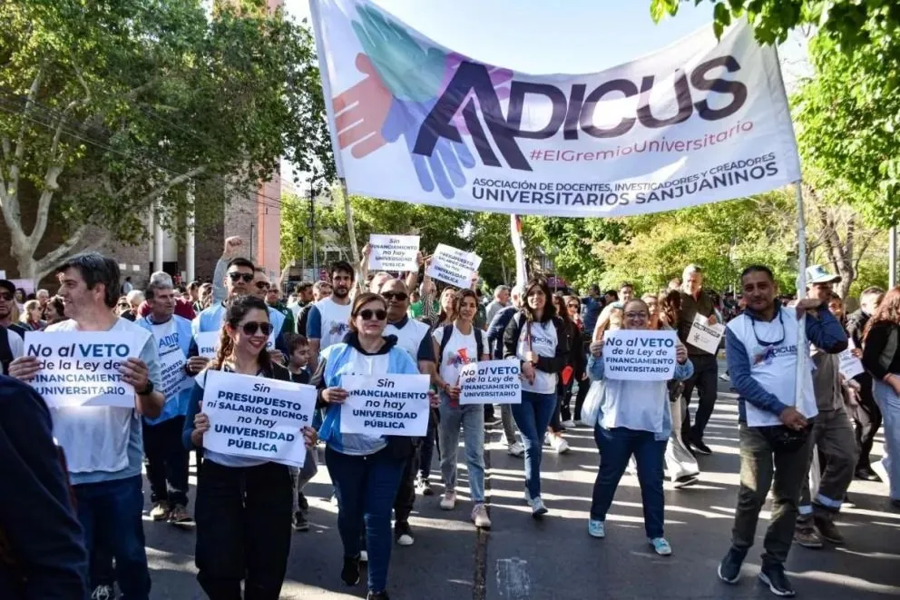 Los docentes universitarios vuelven a paro, esta vez, no habrá clases por tres días. 
