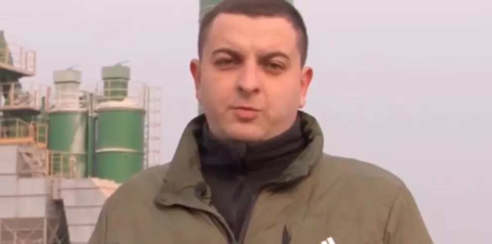 El hombre fue demandado por su empresa.