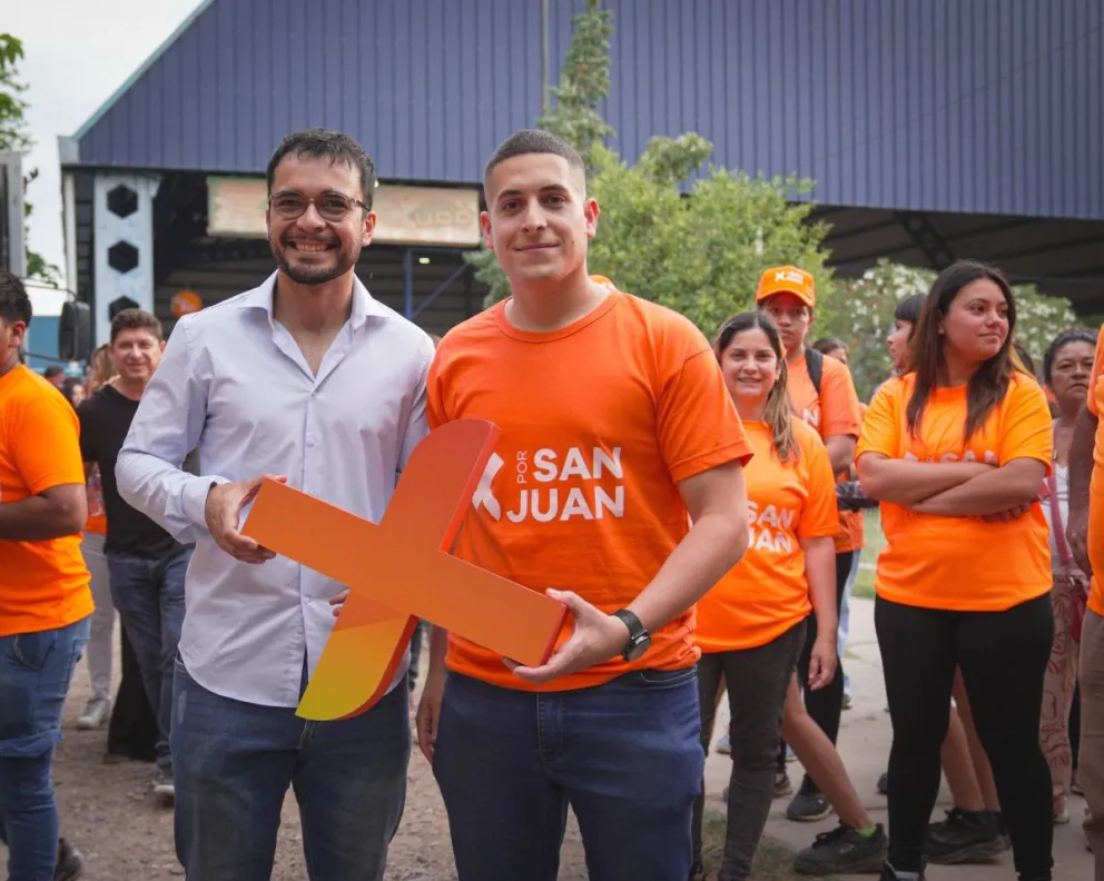 Apuntados. Emanuel Castro y Ramiro Fernández, del bloque Cambia San Juan, en Caucete, que hoy evitaron alguna medida del Concejo Deliberante.