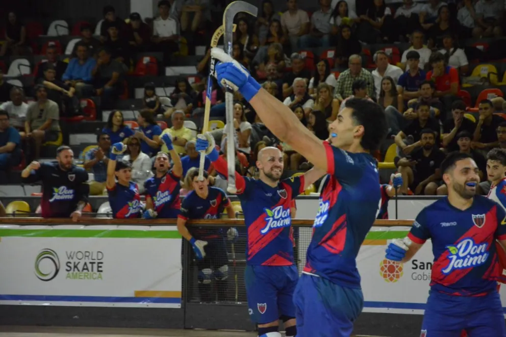 Andes Talleres festejando.