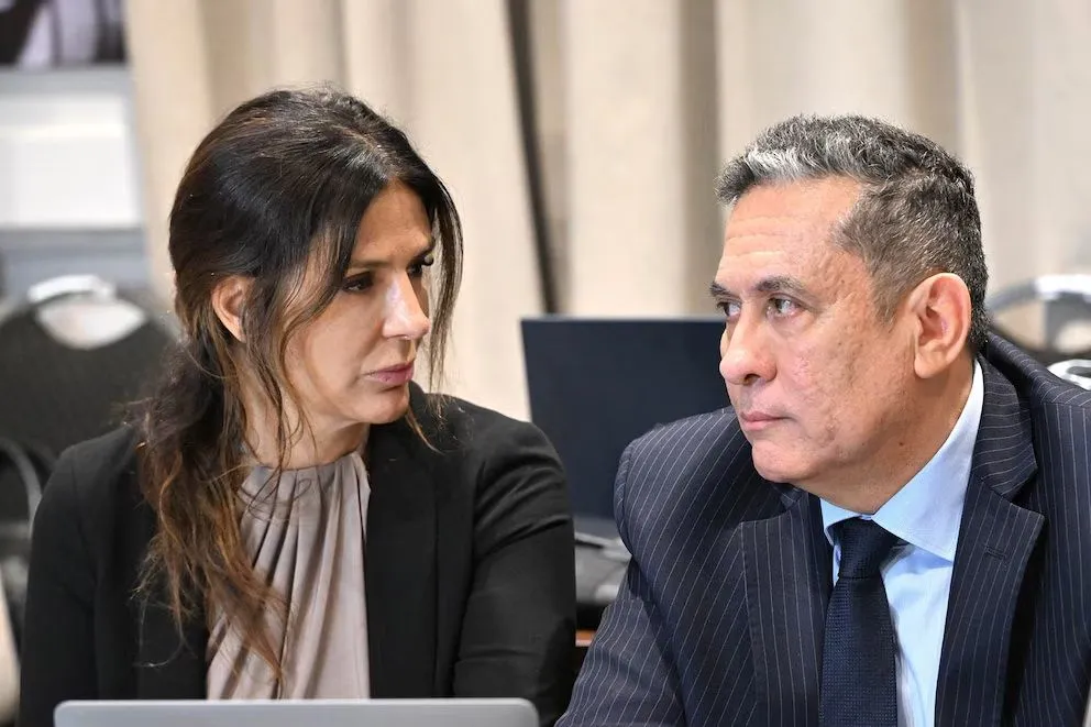 Julieta Makintach y su abogado Darío Saldaño.