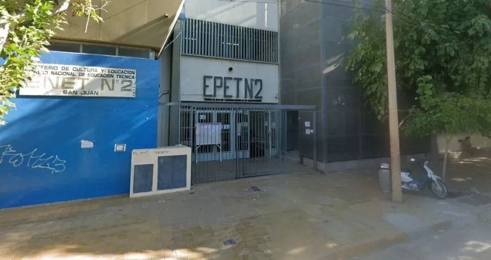 El establecimiento educativo donde sucedió el hecho.