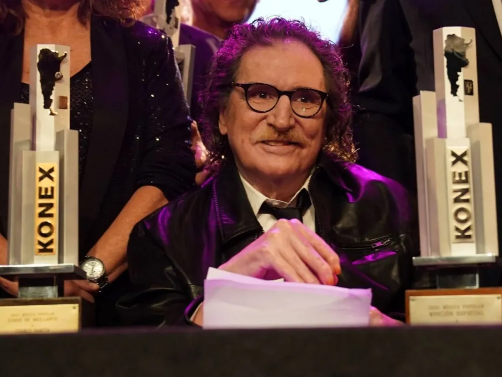 Premios Konex a la Música Popular 2025: Charly García recibió en persona su estatuilla, se emocionó y recordó a Mercedes Sosa. 