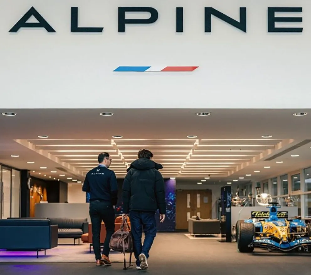 Franco Colapinto, en la fábrica de Alpine.