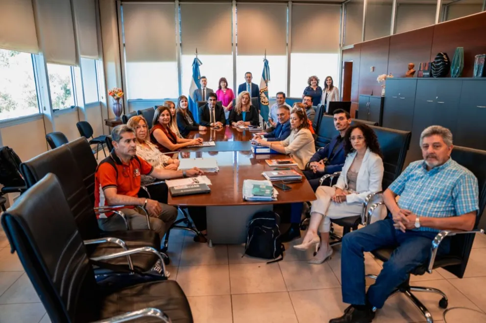 En la paritaria docente, UDA pidió un bono de fin de año de 500 mil pesos. 