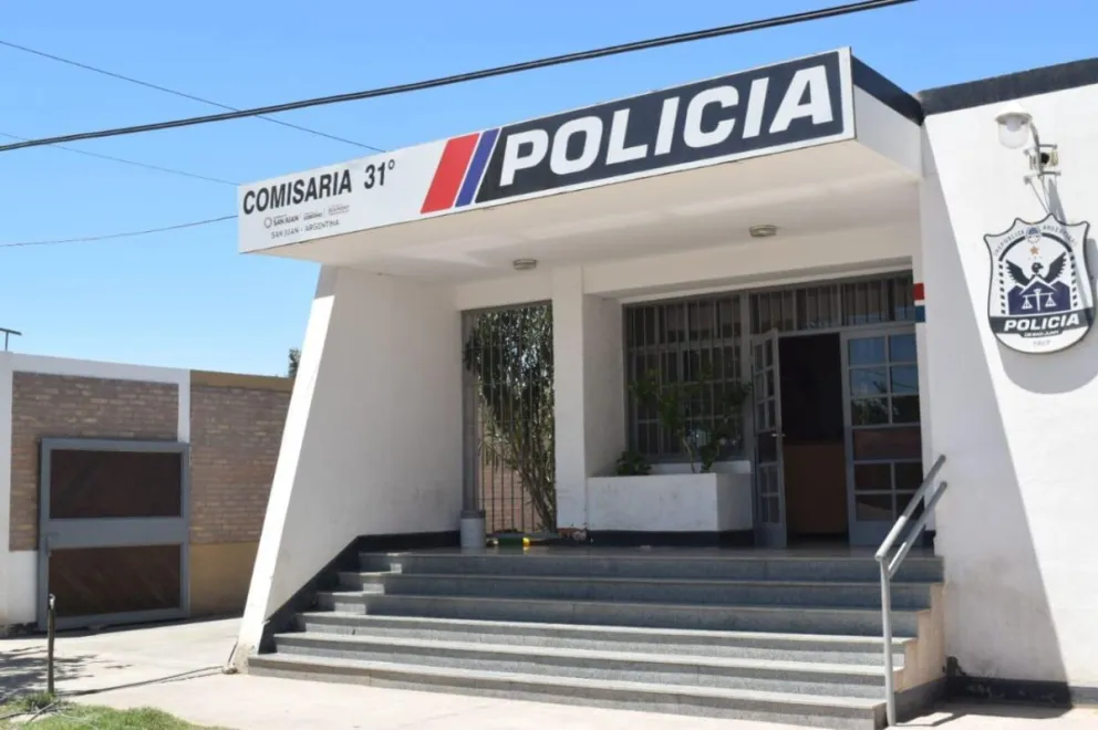 Personal policial de la Comisaria 31º trabajó en el lugar de la tragedia.