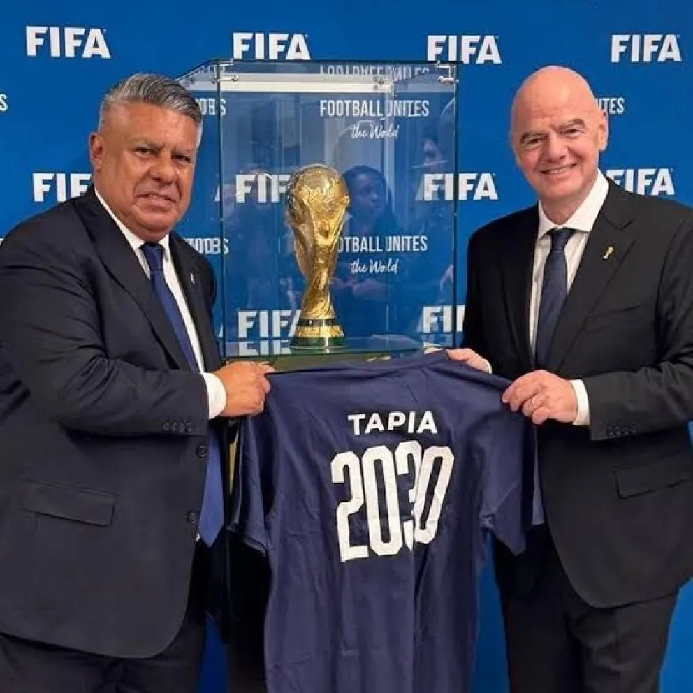 Claudio Tapia y Gianni Infantino.