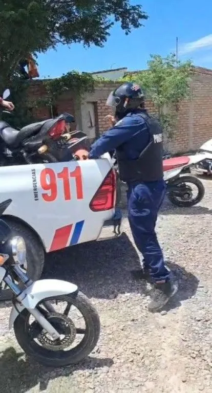 Cayeron cinco personas por el violento robo a una panadería: recuperaron una moto y un celular