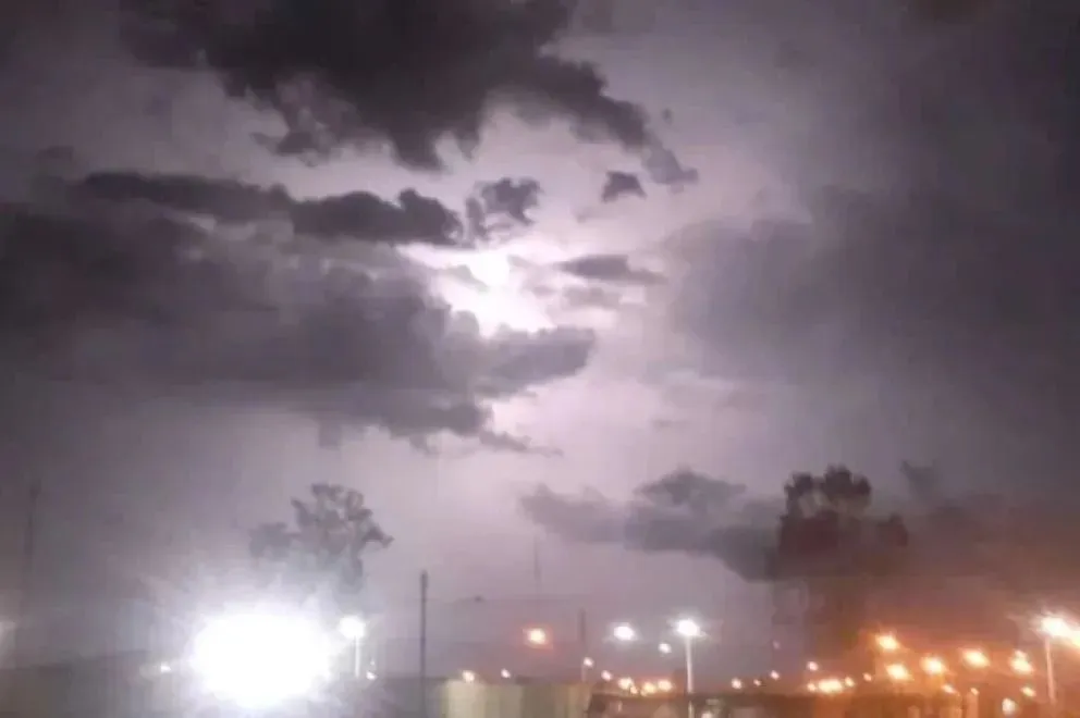 Domingo con alerta amarilla por tormentas en algunos departamentos de San Juan.