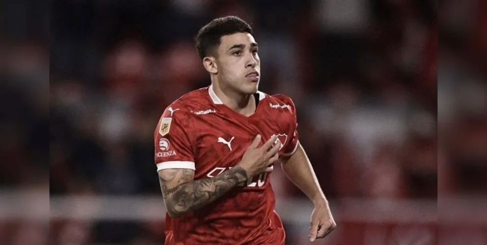 Santiago Montiel hizo historia y se quedó con el premio Puskás por su golazo en Independiente. 