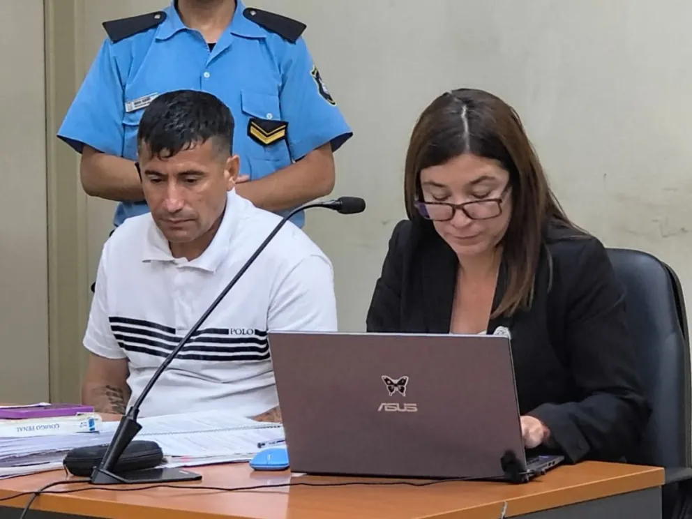 La Fiscalía solicitó 22 años de cárcel para el albañil acusado de dispararle por la espalda a su mujer en Pocito. 