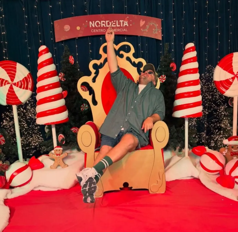 Darío Barassi desató risas en redes con una divertida foto navideña. 