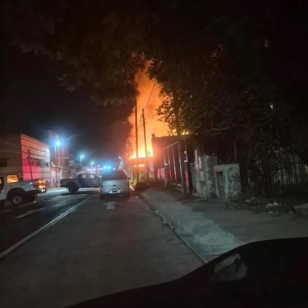 Se incendió un depósito de pallets bonaerense y evacuaron a vecinos y a un geriátrico.