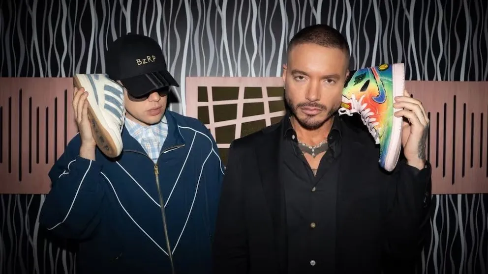 Los artistas confirmaron su trabajo conjunto con un mensaje navideño que se viralizó en redes sociales.