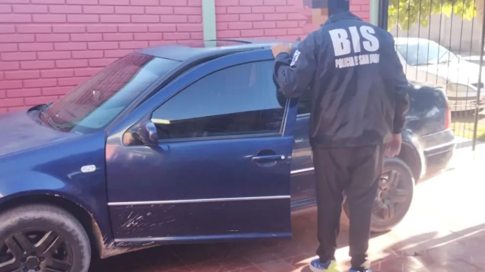 Secuestrado. El Volkswagen Bora en que Delgado se escapó de la YPF en Pocito.