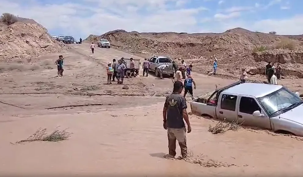 Foto captura del video tras la crecida del río.