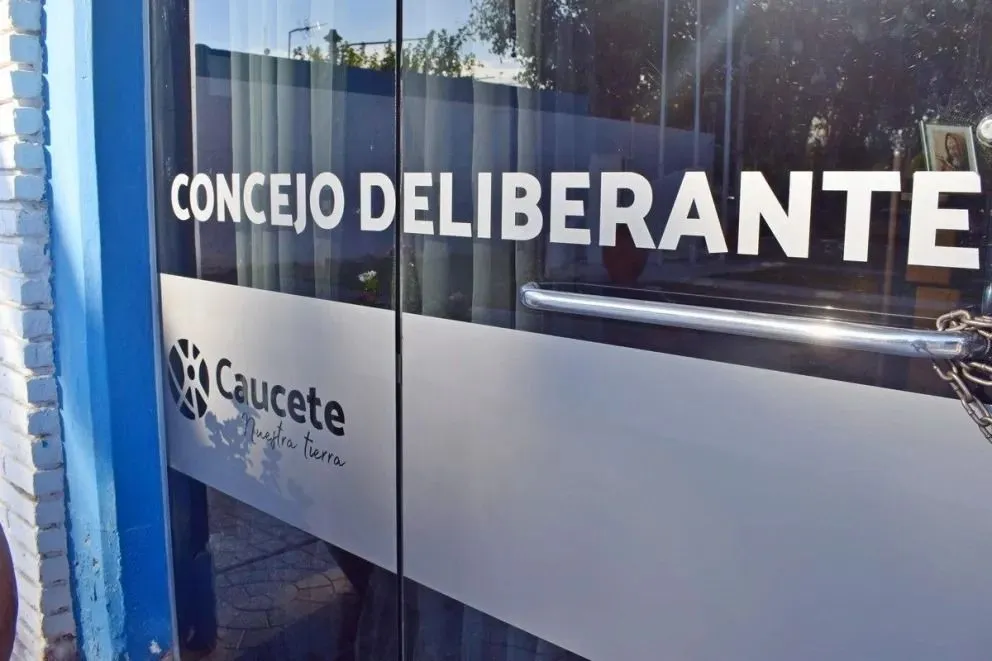 La Fiscalía le pidió al Legislativo de Caucete que garantice las condiciones laborales para la secretaria de bloque que denunció a dos ediles orreguistas por extorsión.