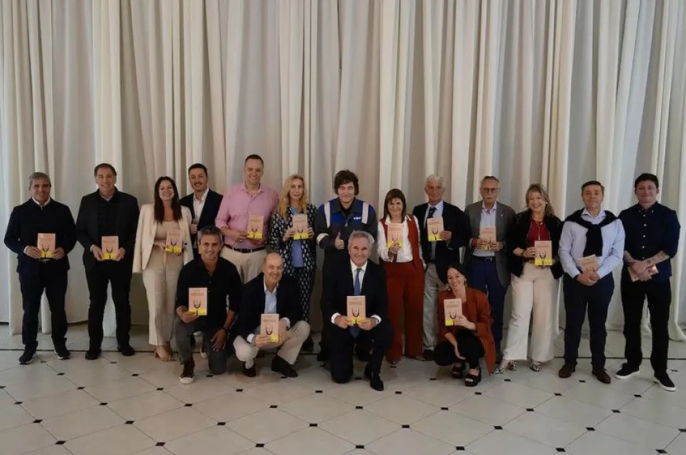 Javier Milei, durante la última reunión con su Gabinete de entonces.