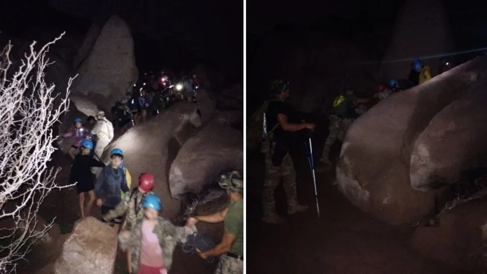 En acción. Postales del rescate realizado en la noche del lunes en la zona de El Castillito, con 27 niños y profesores involucrados.
