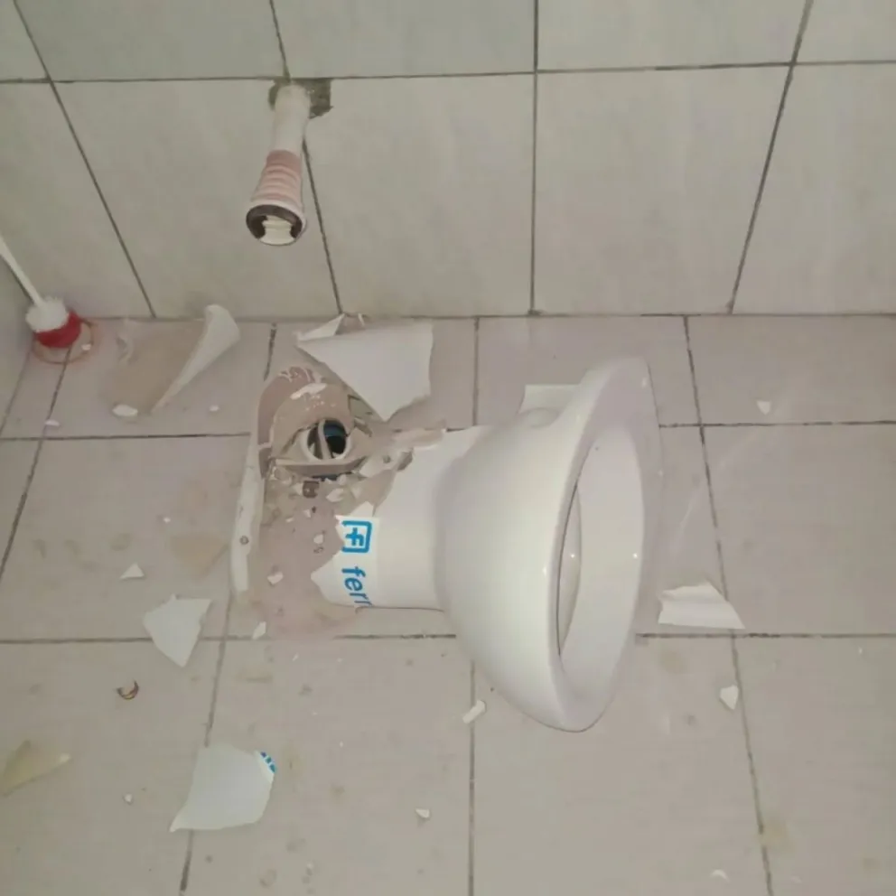 Por actos de vandalismo, restringen los horarios de los baños públicos en Calingasta. 